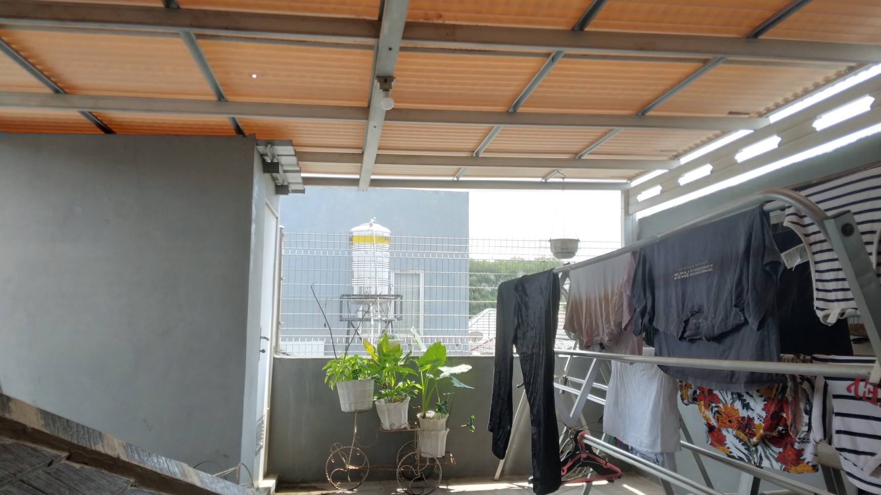 RUMAH 2,5 lantai CANTIK SIAP HUNI DI KOTA WISATA CIBUBUR