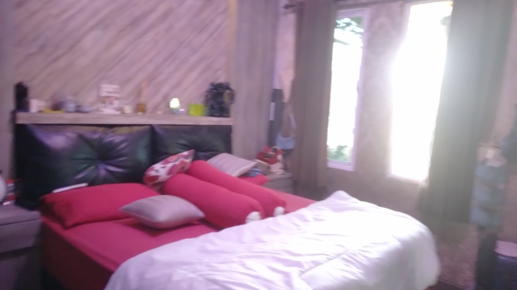 RUMAH 2,5 lantai CANTIK SIAP HUNI DI KOTA WISATA CIBUBUR