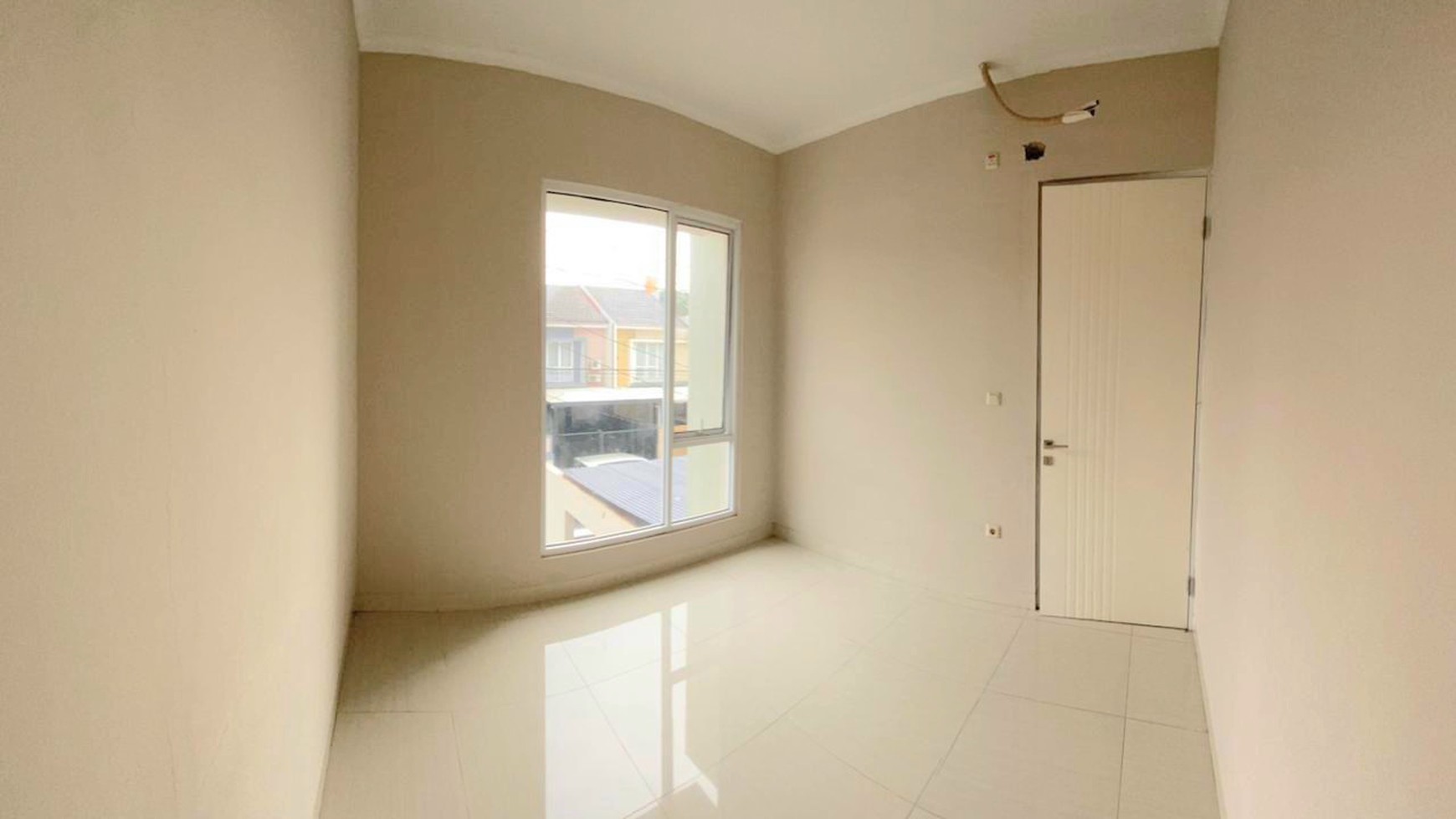 Rumah Duta Garden Cluster Beverly Hills, Benda Tangerang