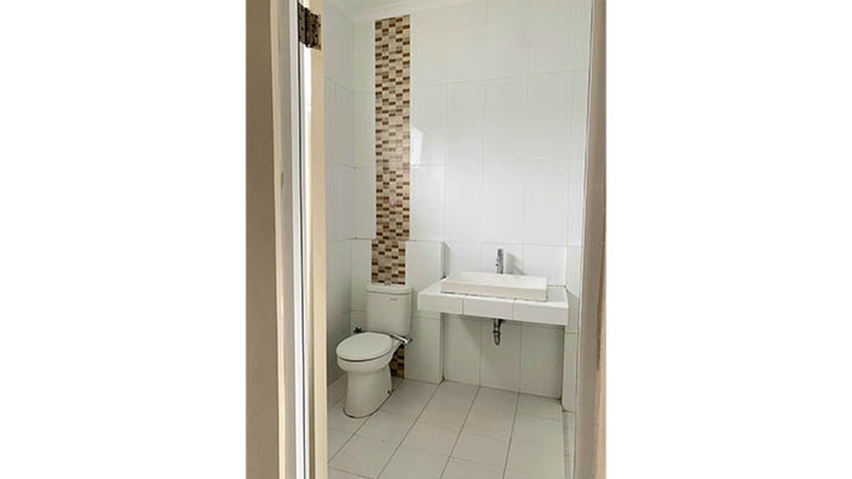 Rumah Duta Garden Cluster Beverly Hills, Benda Tangerang