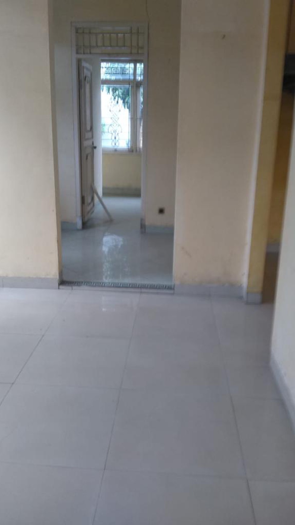 Rumah asri 1 lantai siap huni dan luas tanah kosong nya besar di Cimanggis Depok