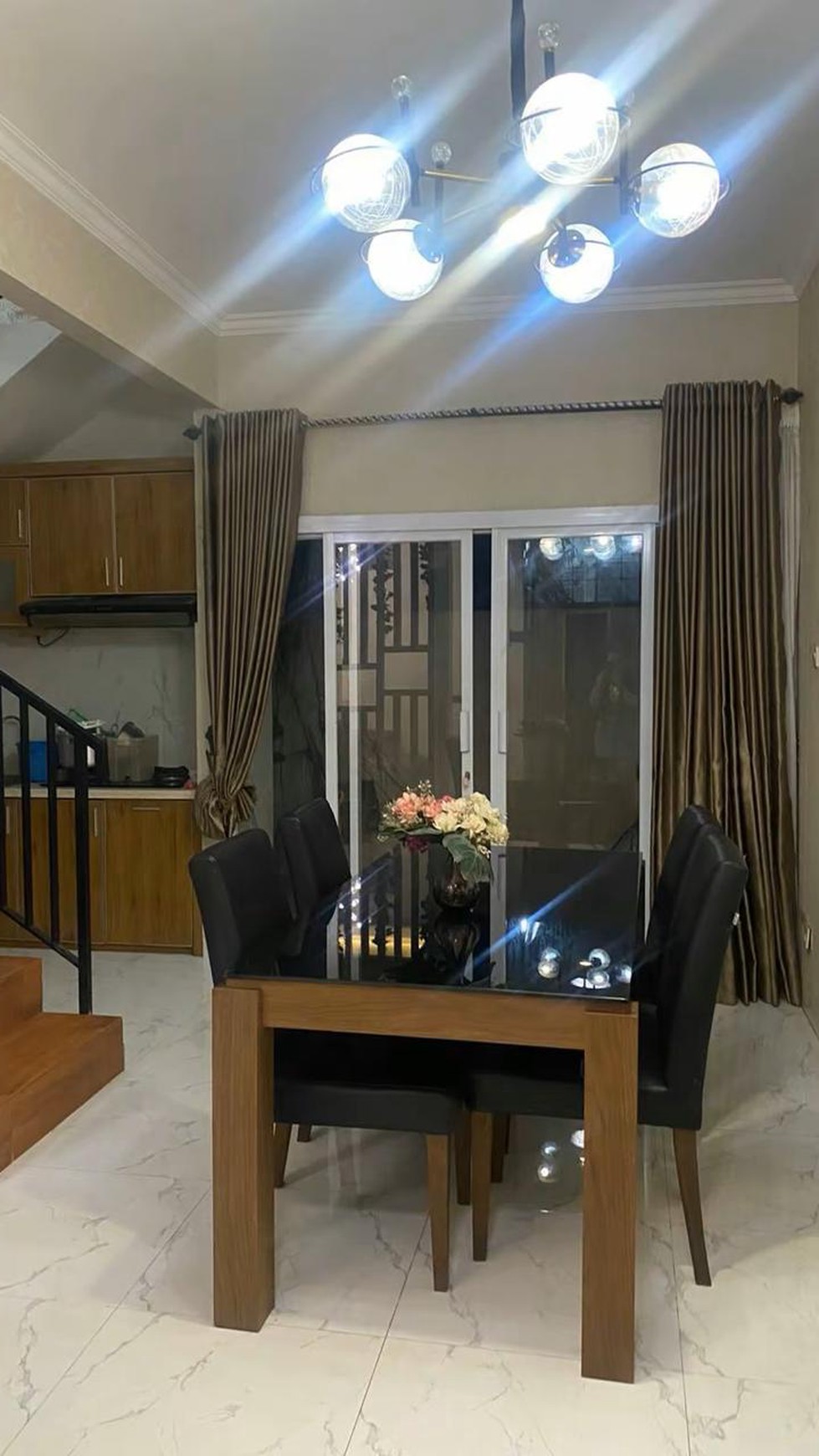 Rumah 2 Lantai Siap Huni dengan Hunian Nyaman dan Asri @Jagakarsa, Jakarta Selatan