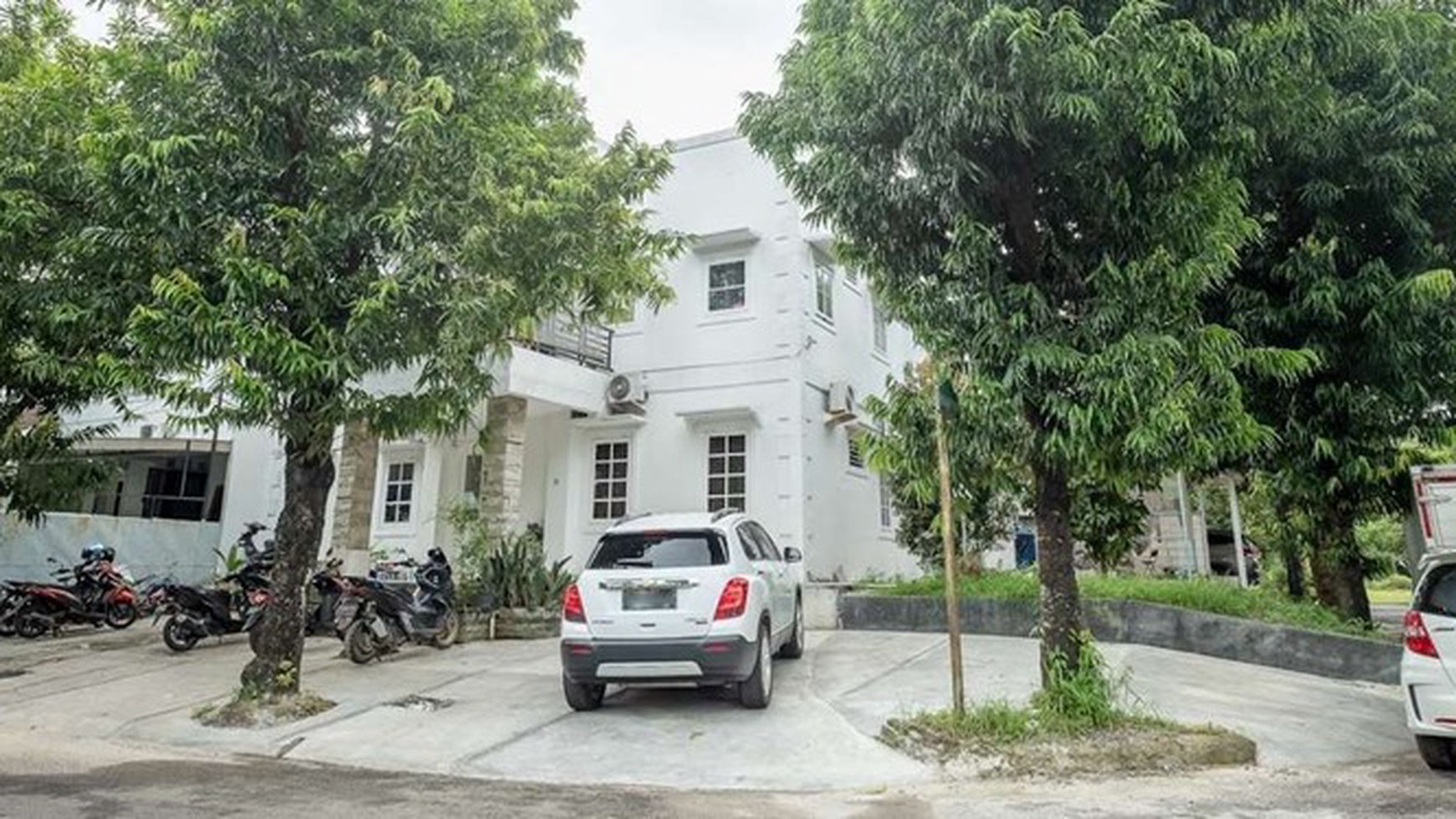 Rumah Kost 2 lantai dengan 23 kamar, Lokasi strategis di Lippo Cikarang