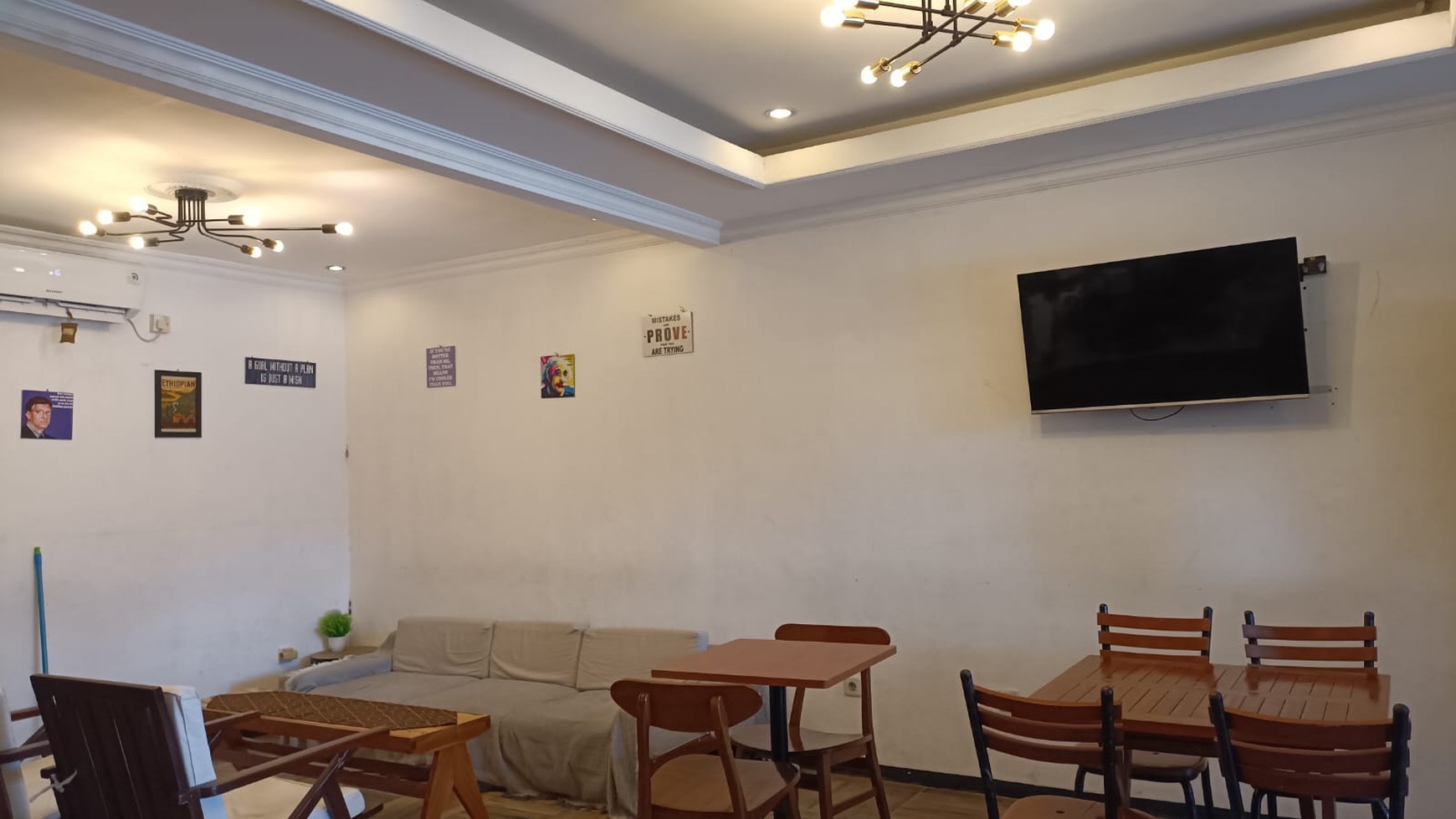 Rumah di Jalan Angkur Kp Ambon Jaktim cocok untuk Kos kosan kantor restoran dll