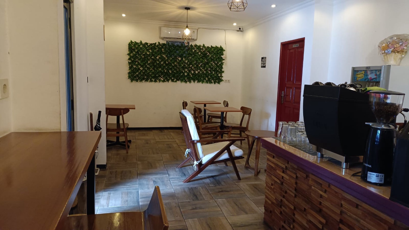 Rumah di Jalan Angkur Kp Ambon Jaktim cocok untuk Kos kosan kantor restoran dll