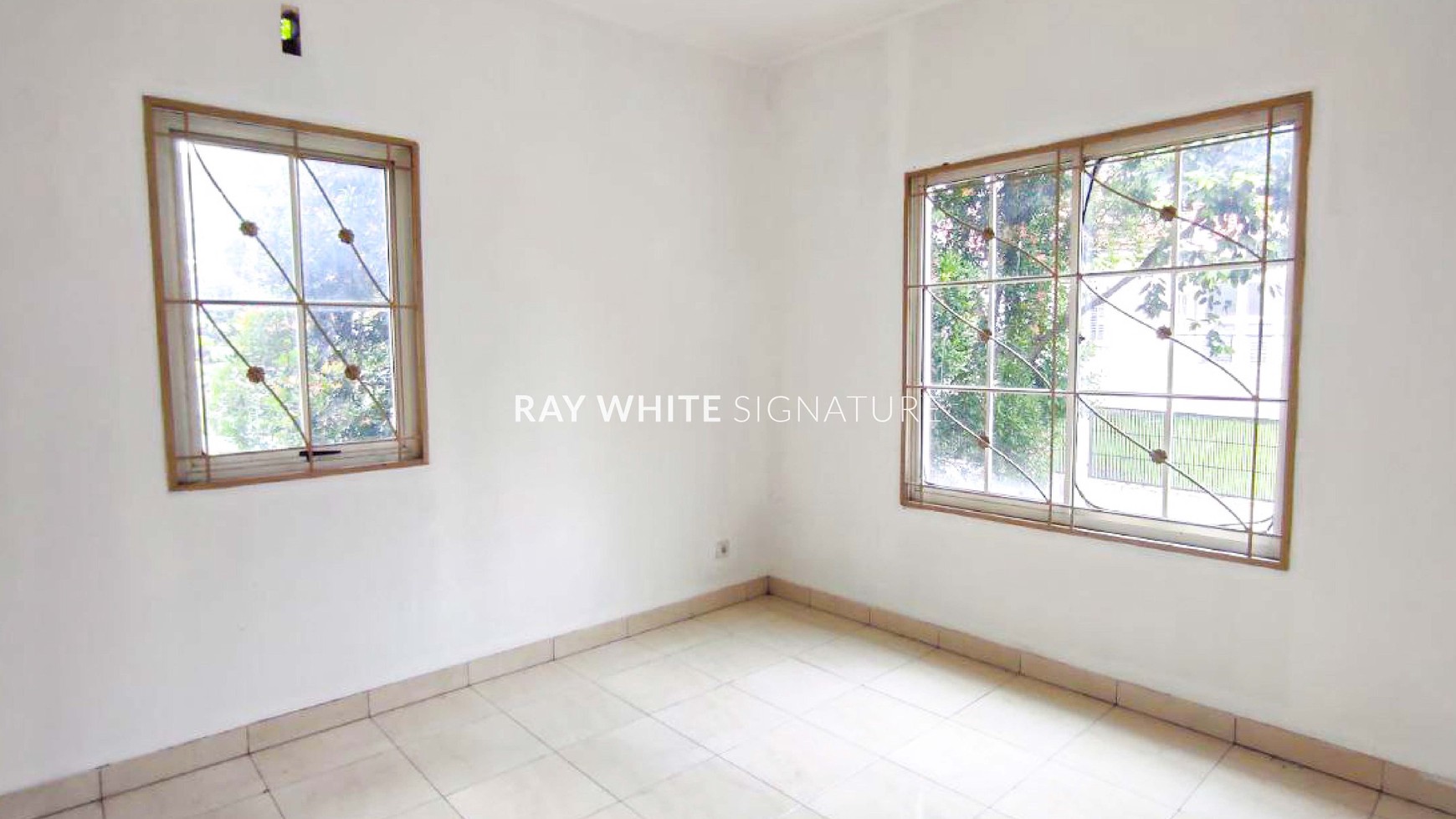 Dijual Rumah 2 Lantai yang Tenang dan Asri di Countrywood, Sentul City