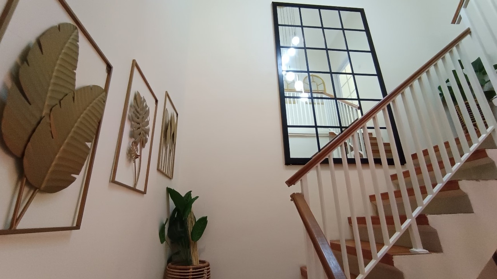 Dijual Rumah 2 Lantai Cantik dan Minimalis di Jagakarsa, Jakarta Selatan