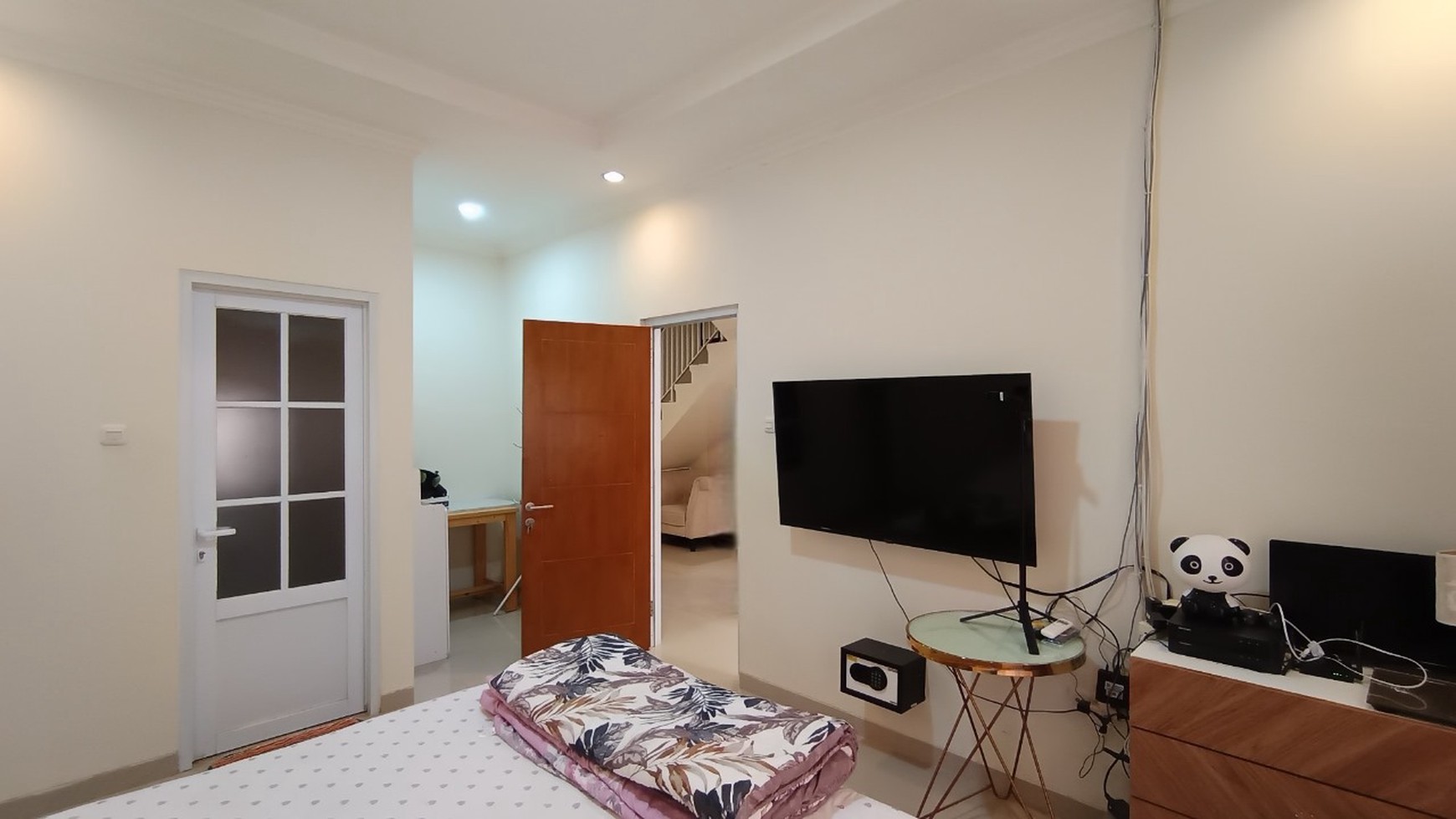 Dijual Rumah 2 Lantai Cantik dan Minimalis di Jagakarsa, Jakarta Selatan