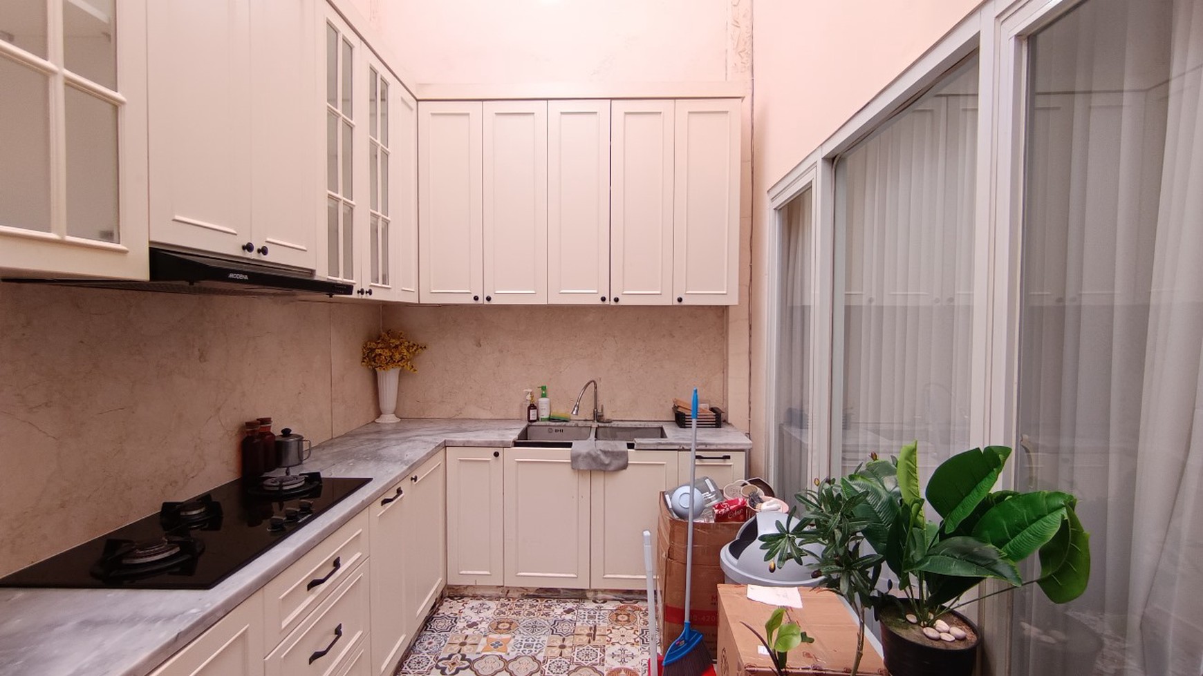 Dijual Rumah 2 Lantai Cantik dan Minimalis di Jagakarsa, Jakarta Selatan
