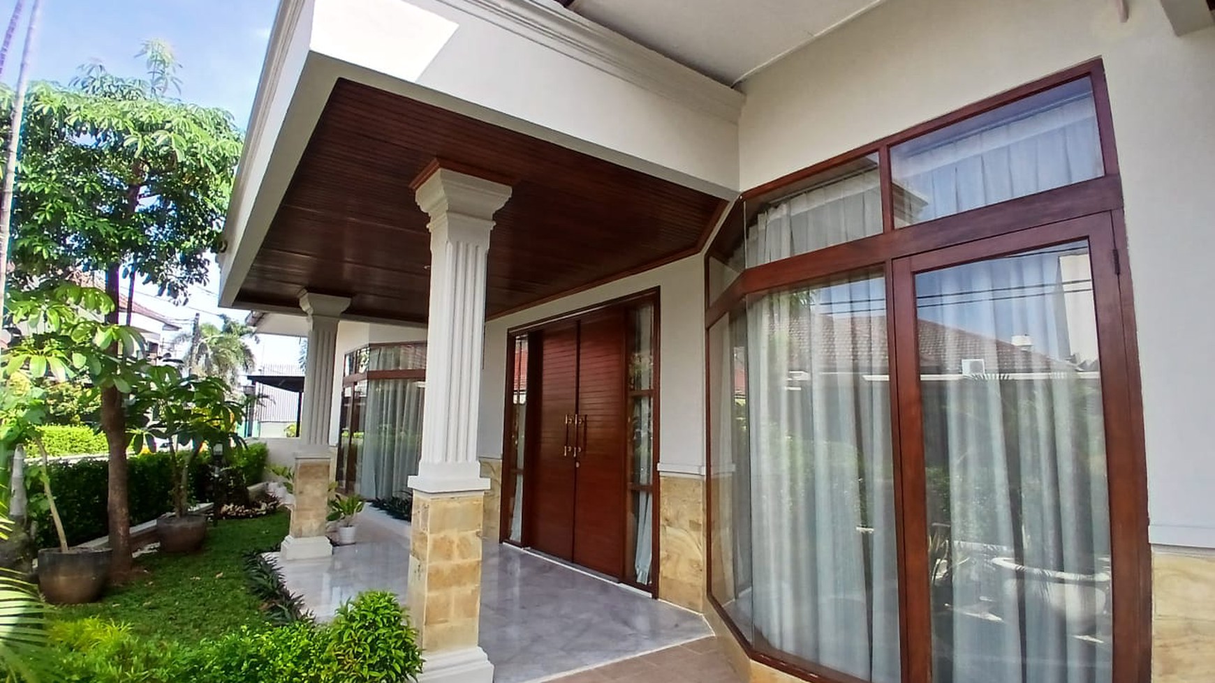 Disewakan rumah mewah dan tenang dalam cluster di Fatmawati,5 menit ke MRT Cipete