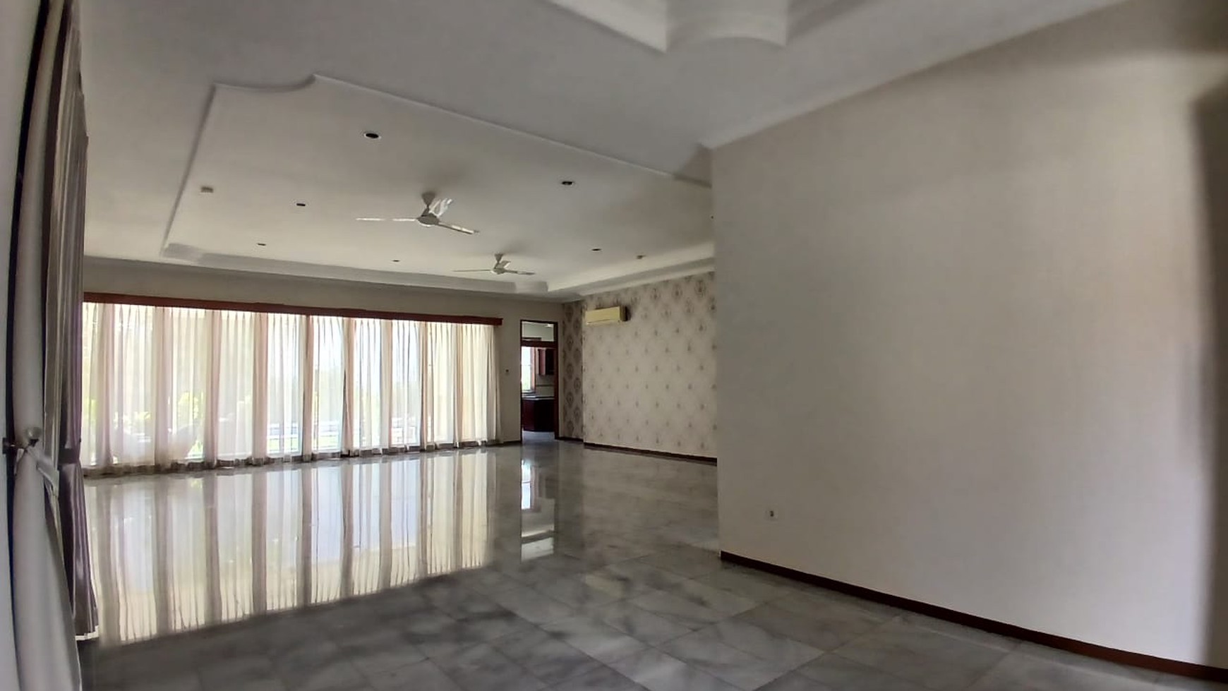 Disewakan rumah mewah dan tenang dalam cluster di Fatmawati,5 menit ke MRT Cipete