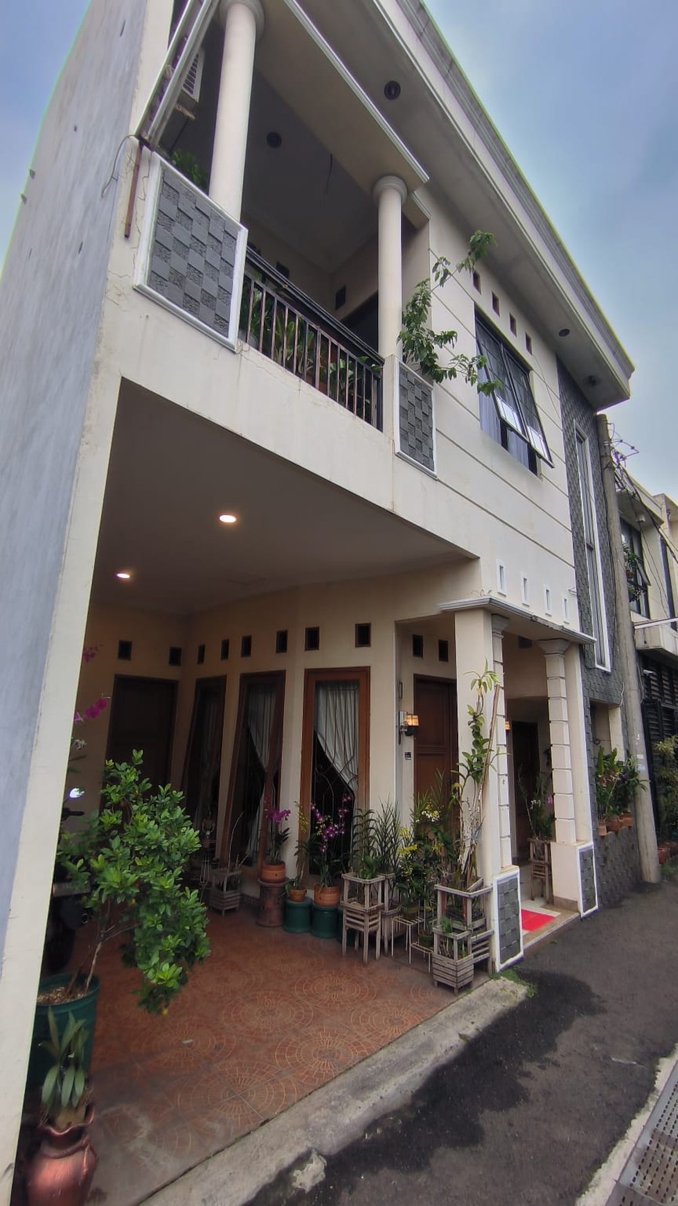 Rumah Tinggal 2 Lantai di Cijantung Jakarta Timur