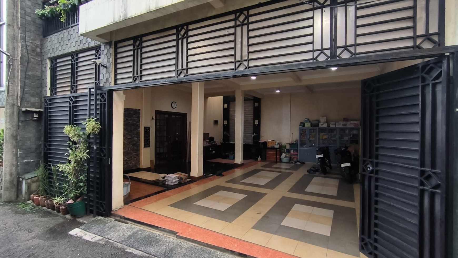 Rumah Tinggal 2 Lantai di Cijantung Jakarta Timur