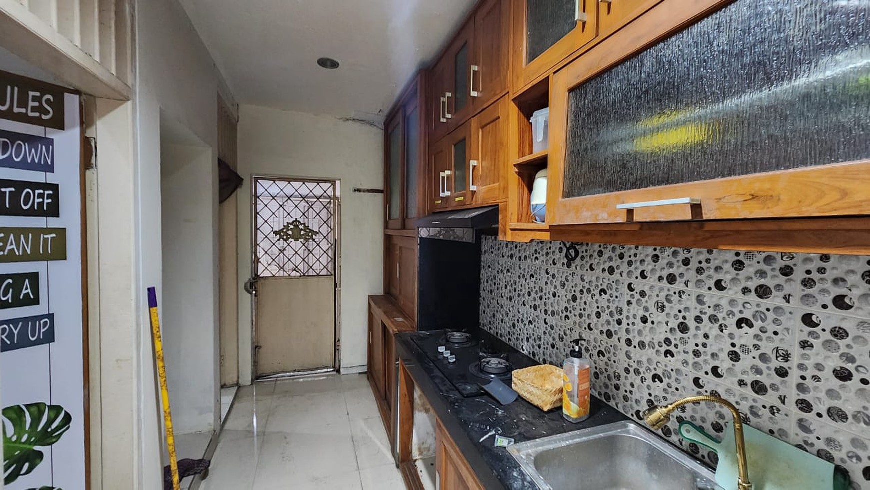 Rumah Klasik Akses Jalan 2 Mobil di Tebet Utara