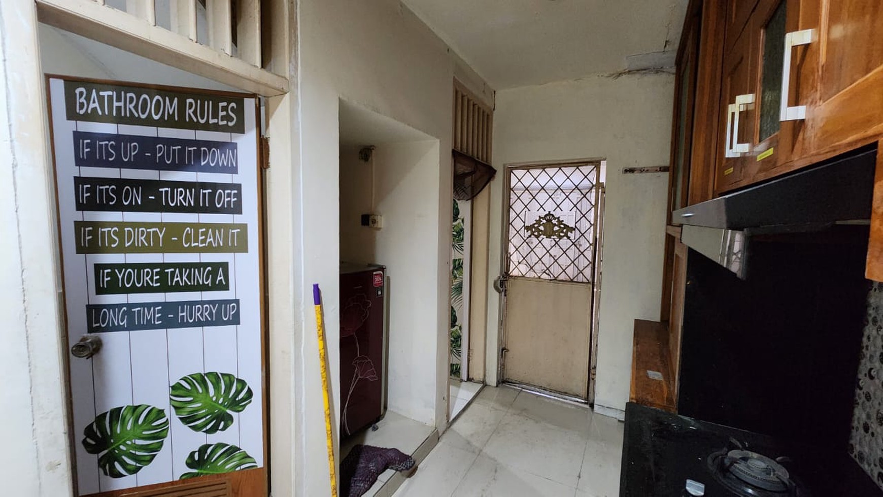 Rumah Klasik Akses Jalan 2 Mobil di Tebet Utara