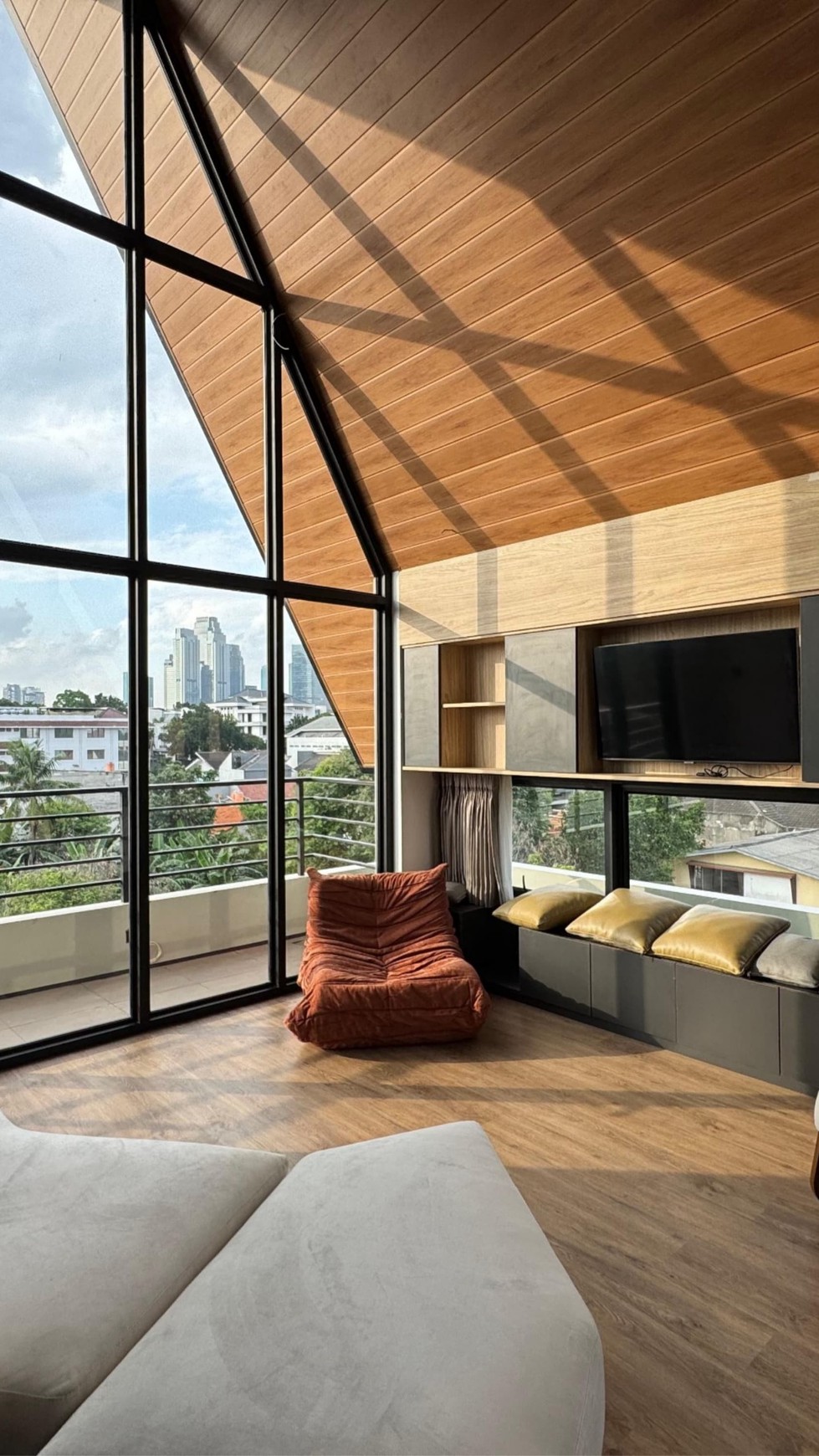 Rumah Hitung Tanah Area Cipete