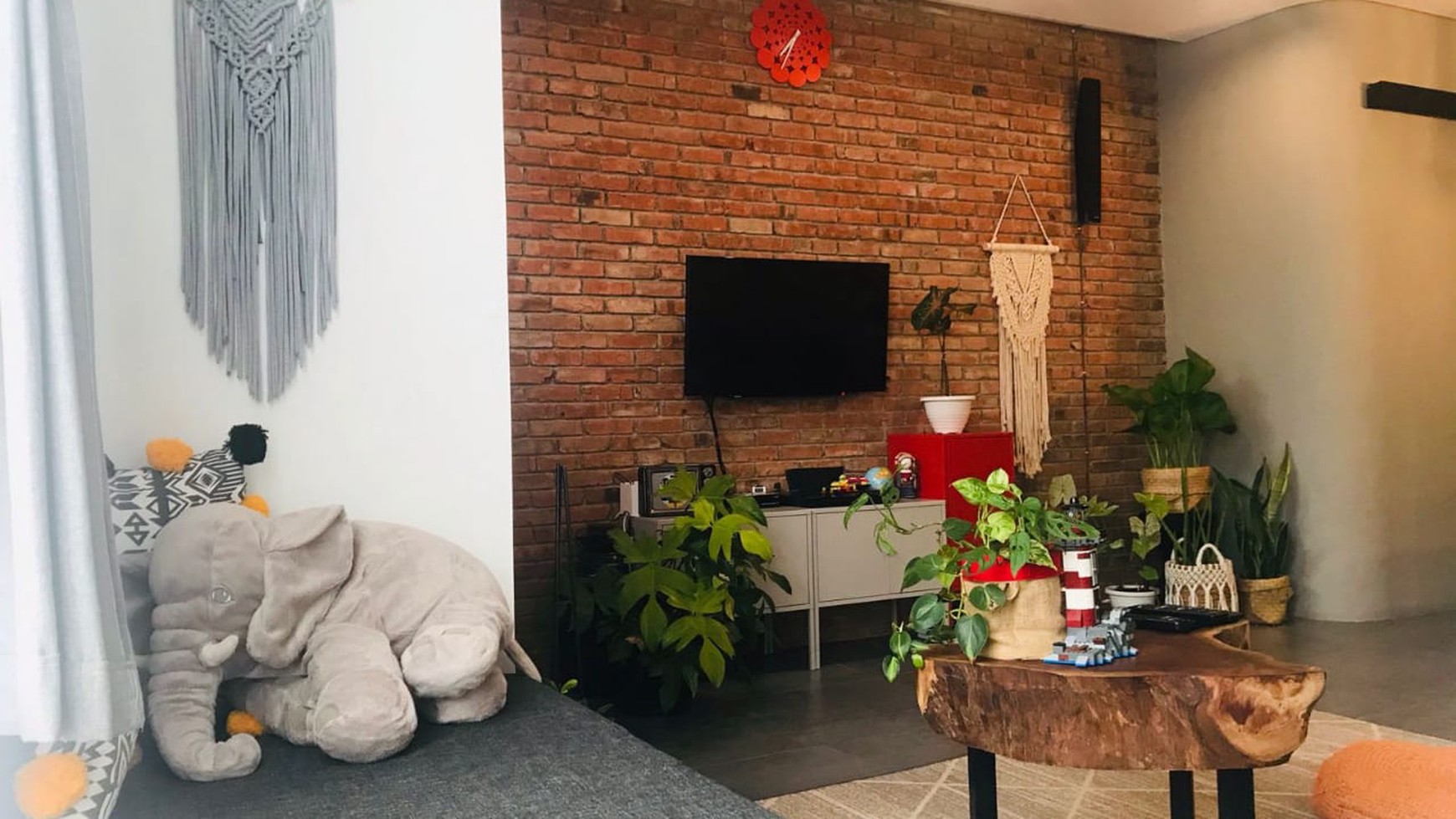 Rumah Hitung Tanah Area Cipete