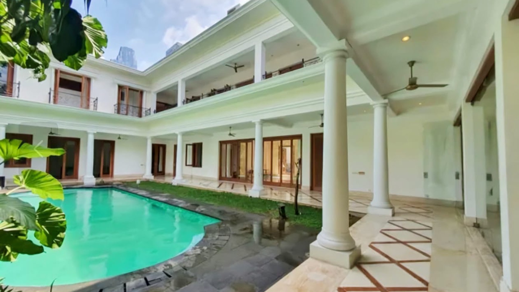 Rumah Hitung Tanah Area Cipete