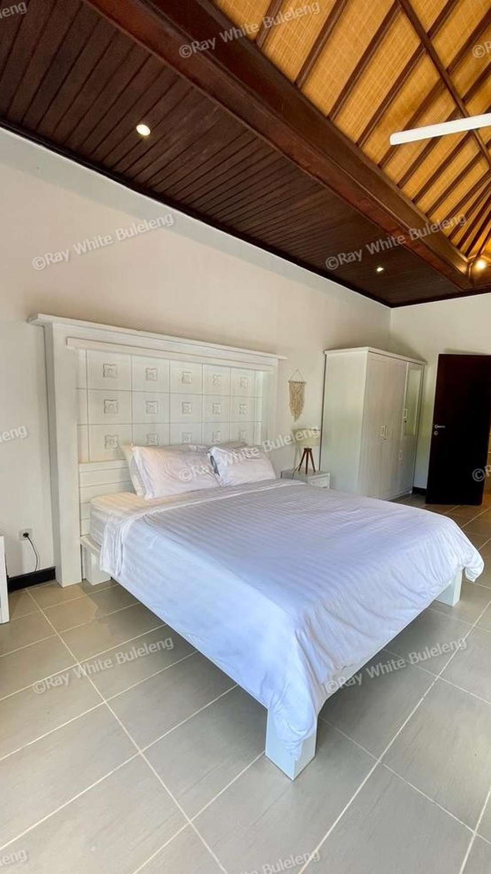 TWO STOREY VILLA IN SEMINYAK