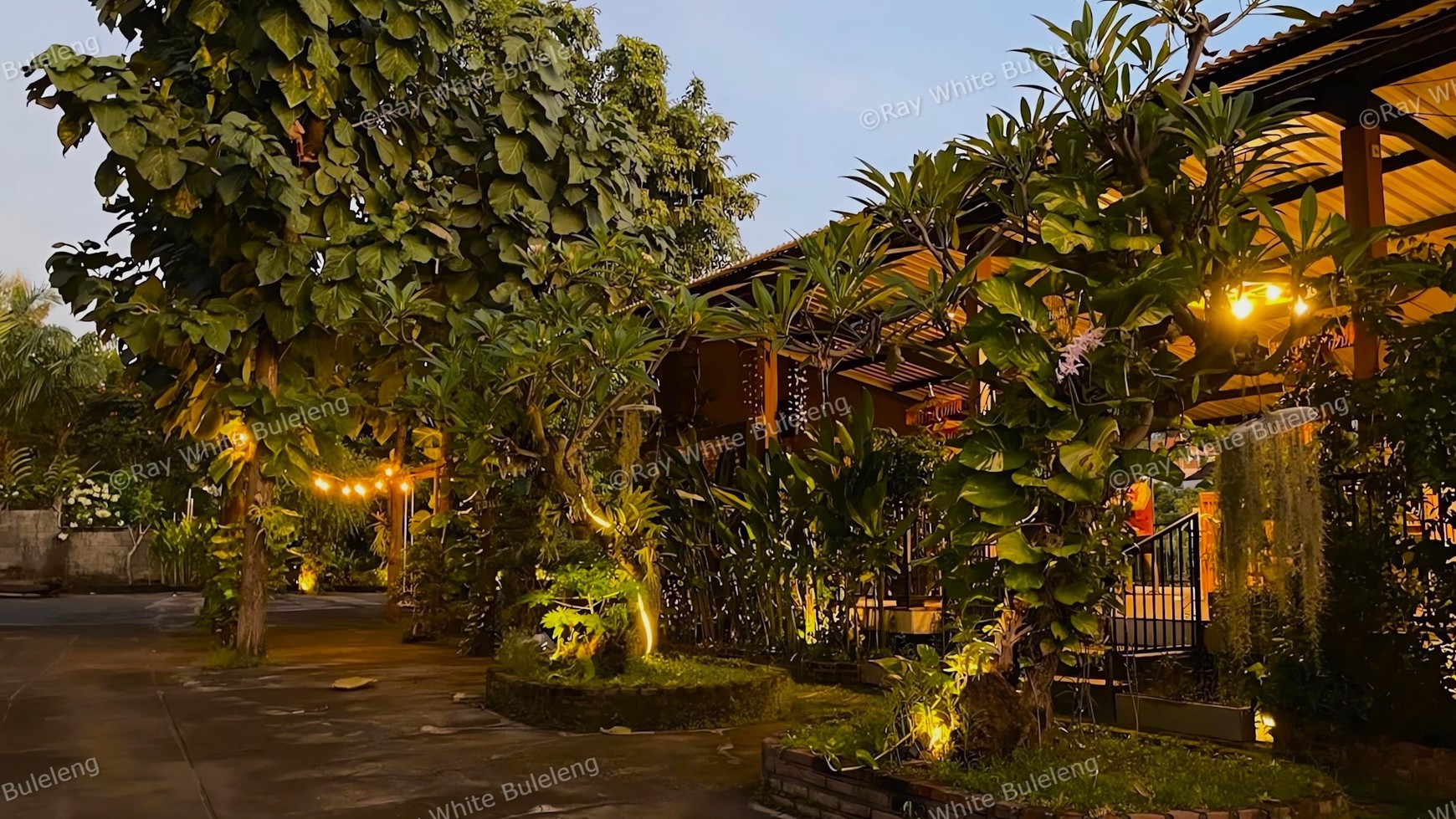 WARUNG STYLE CAFE IN SINGARAJA