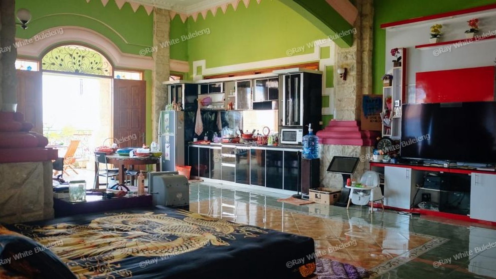 FULLY FURNISHED THREE STOREY HOUSE IN SINGARAJA