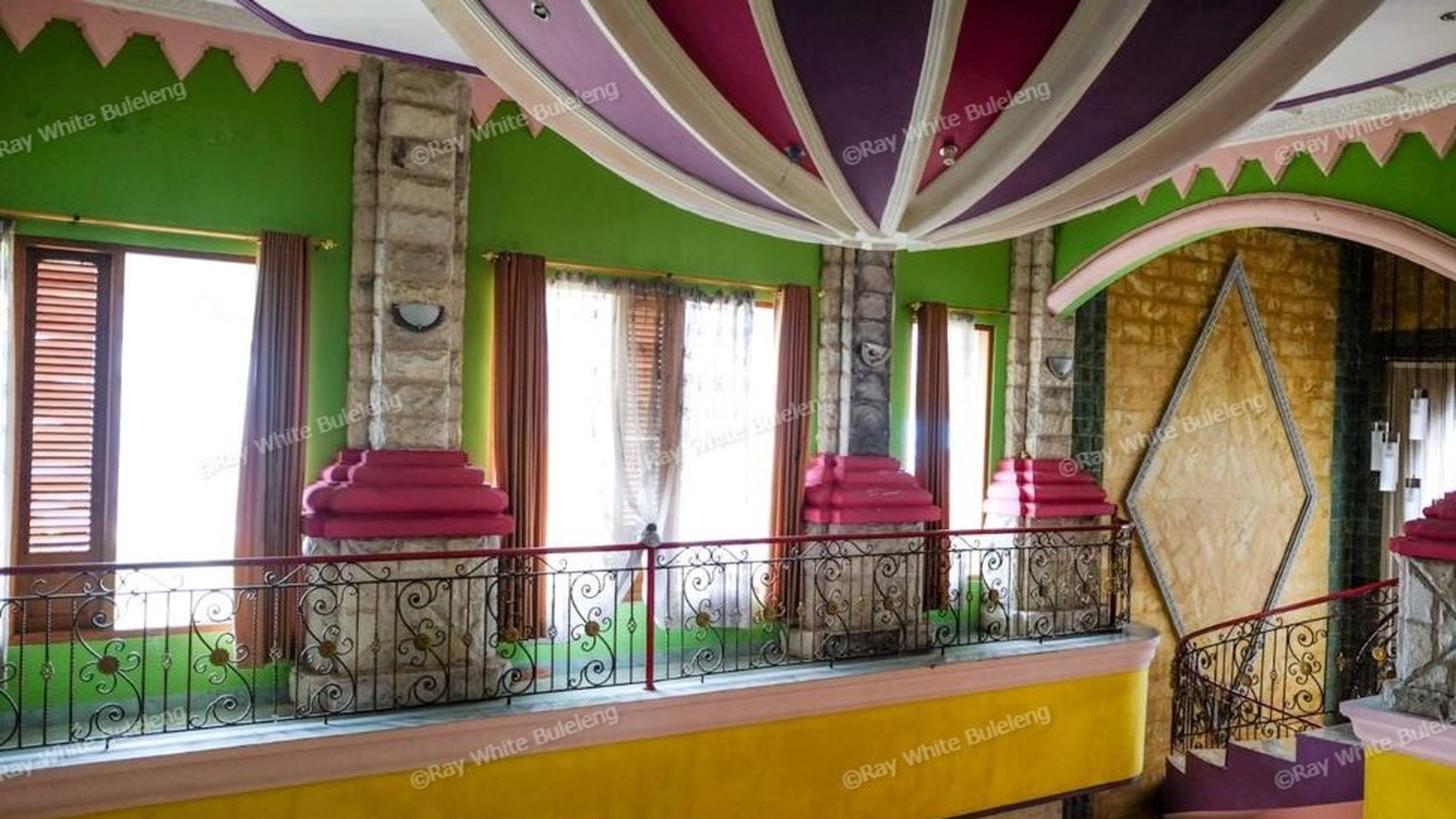 FULLY FURNISHED THREE STOREY HOUSE IN SINGARAJA