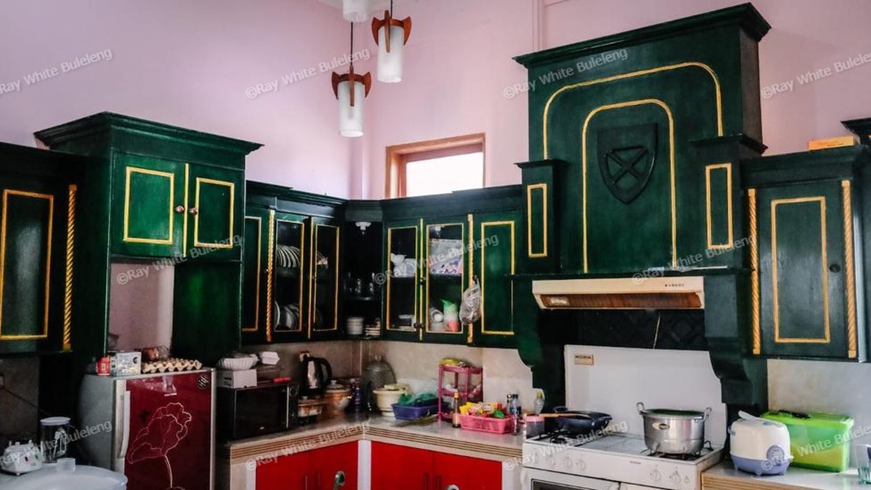 FULLY FURNISHED THREE STOREY HOUSE IN SINGARAJA