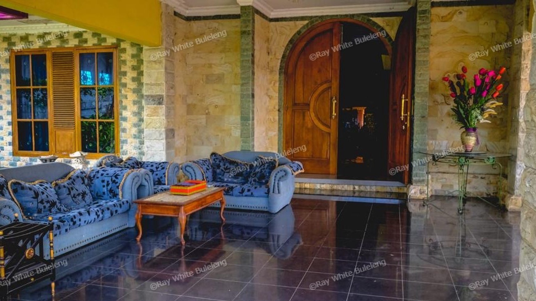 FULLY FURNISHED THREE STOREY HOUSE IN SINGARAJA