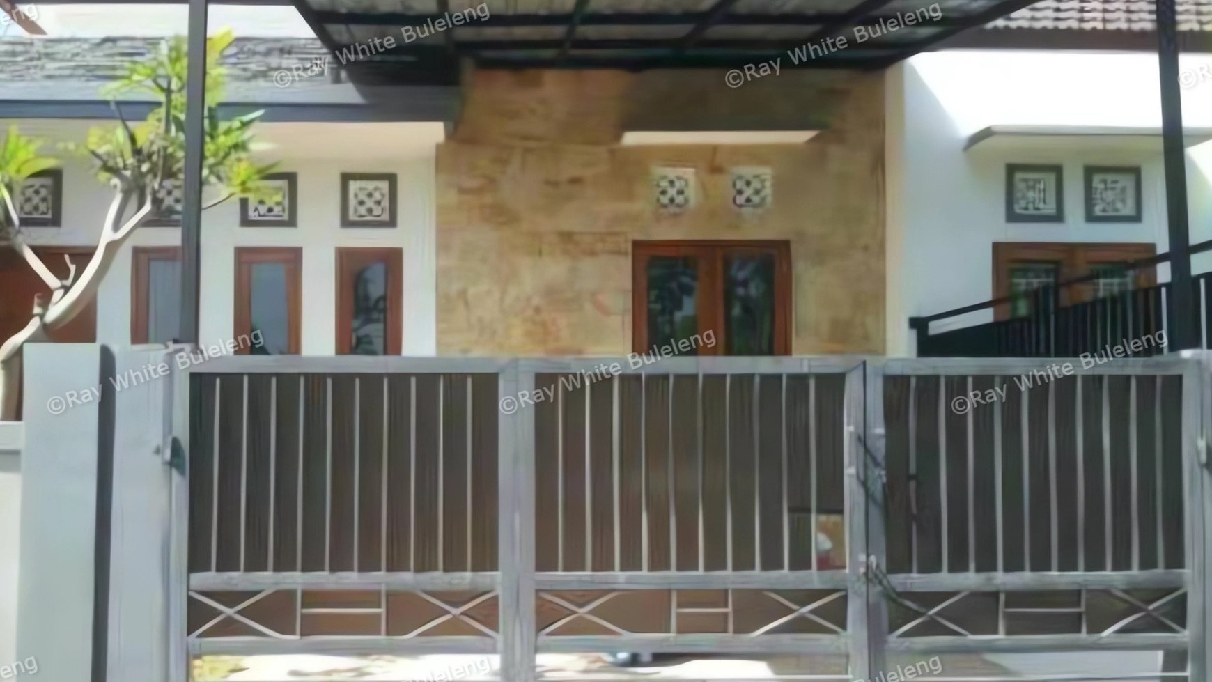 TWO BEDROOMS HOUSE CLOSE TO THE BEACH