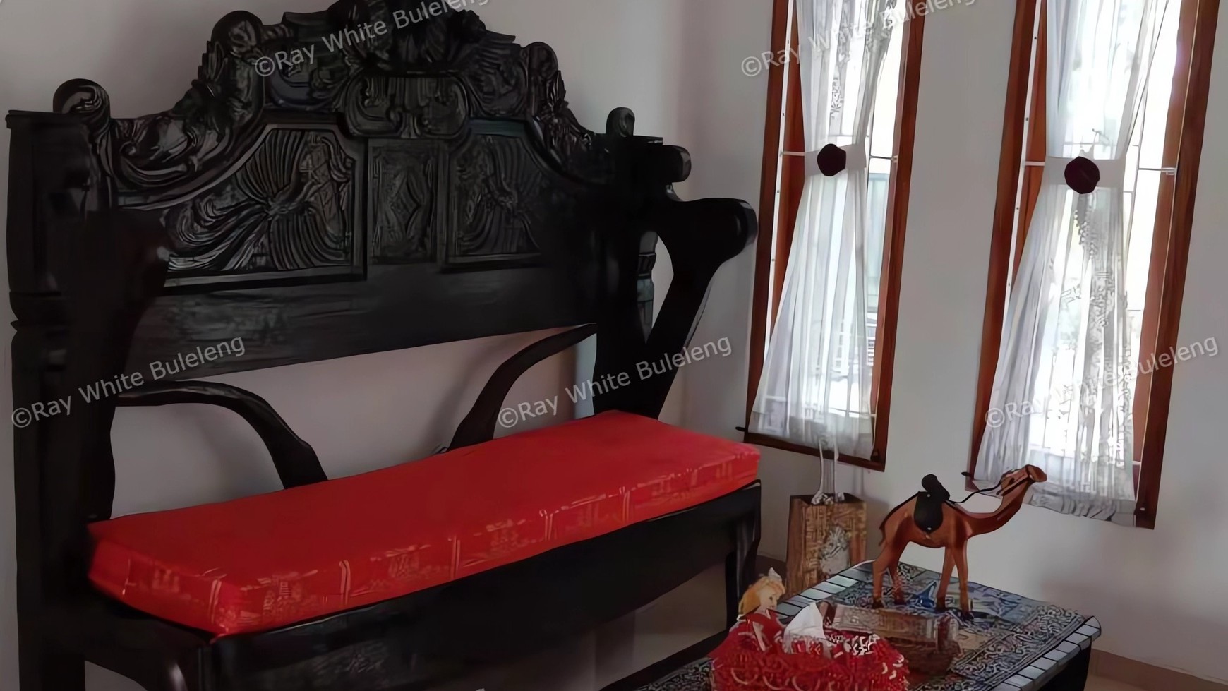 TWO BEDROOMS HOUSE CLOSE TO THE BEACH