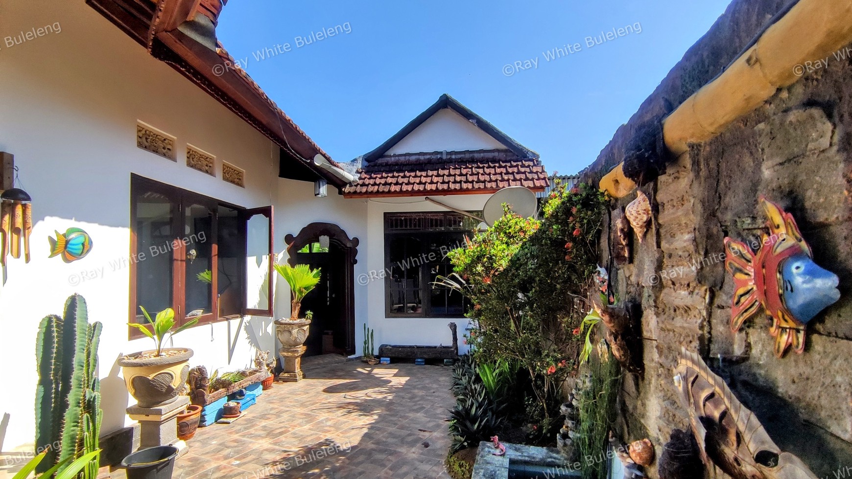 TWO BEDROOMS HOUSE FOR RENT!