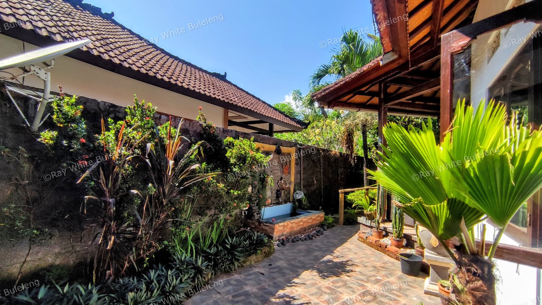 TWO BEDROOMS HOUSE FOR RENT!