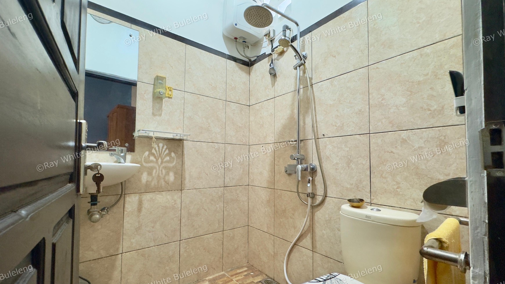 TWO BEDROOMS HOUSE FOR RENT!