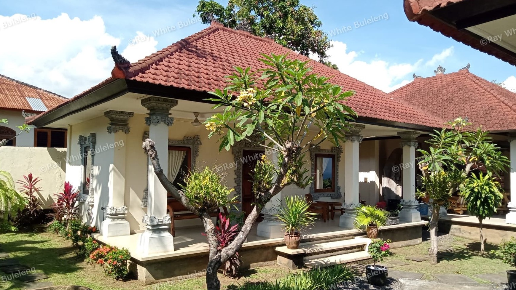 HILLSIDE VILLA IN PANJI WITH GUEST HOUSES AND BEAUTIFUL VIEW