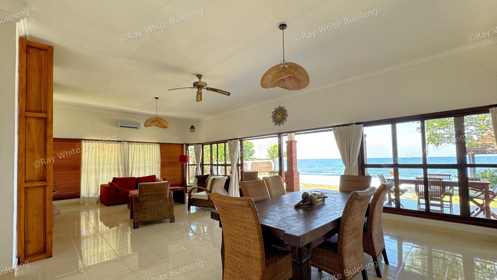 STUNNING BEACHFRONT VILLA IN THE NORTH EAST COST OF BALI
