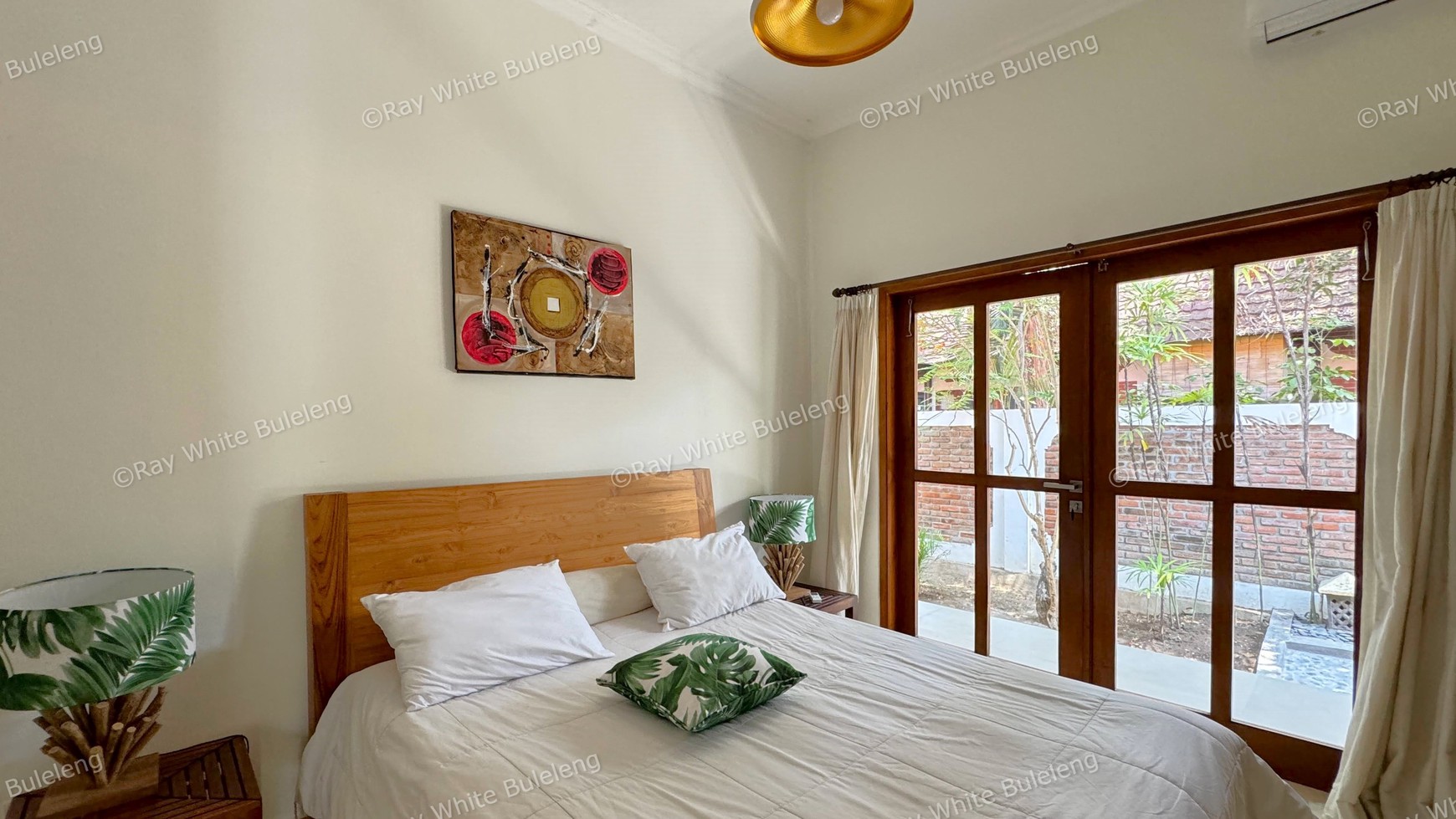 STUNNING BEACHFRONT VILLA IN THE NORTH EAST COST OF BALI