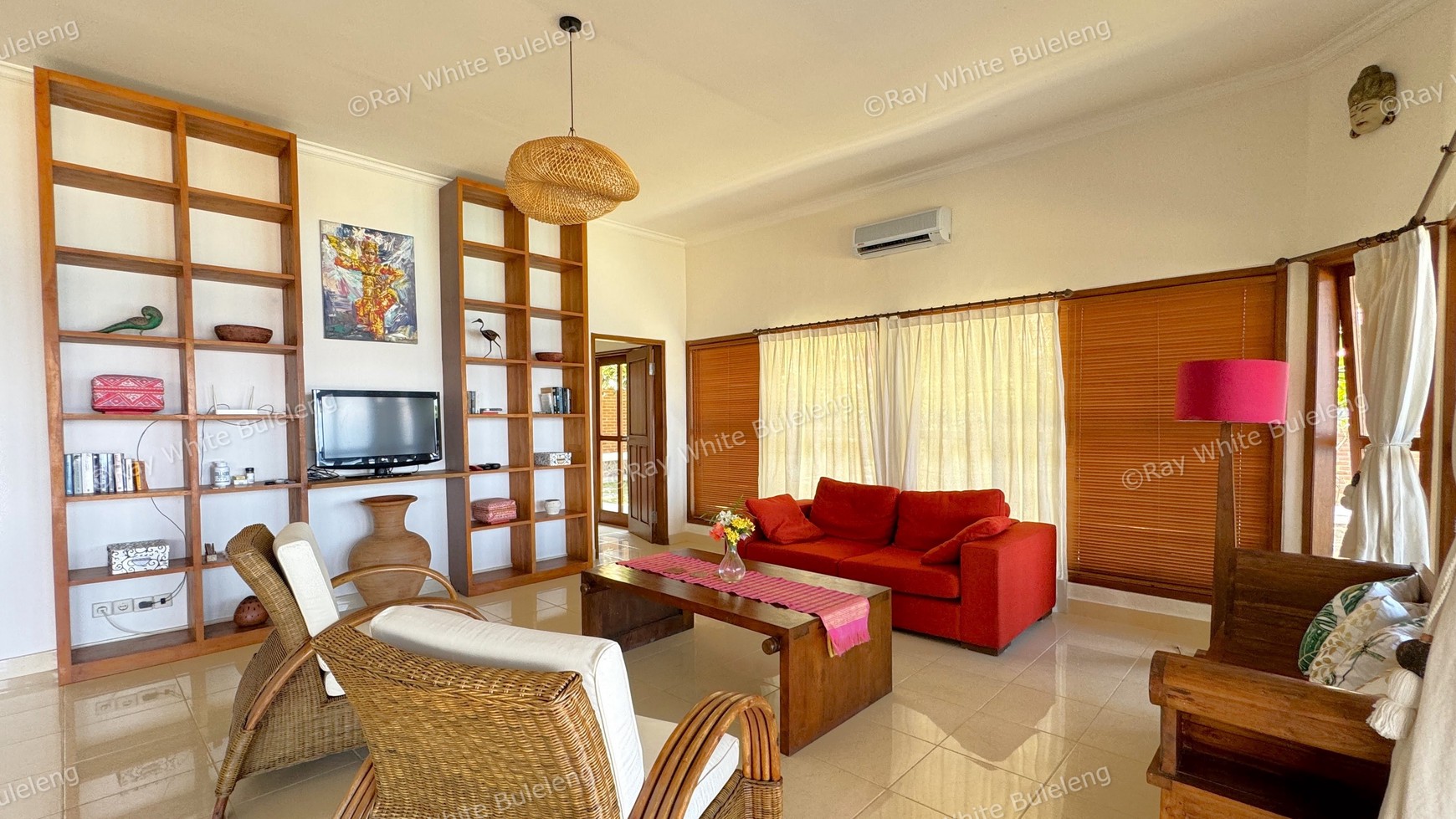 STUNNING BEACHFRONT VILLA IN THE NORTH EAST COST OF BALI