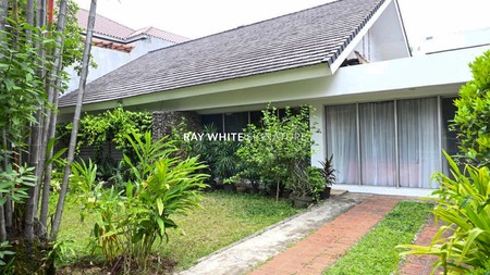 Rumah Bagus 1 Lantai di Lokasi Prime Jl Wijaya Kebayoran Baru