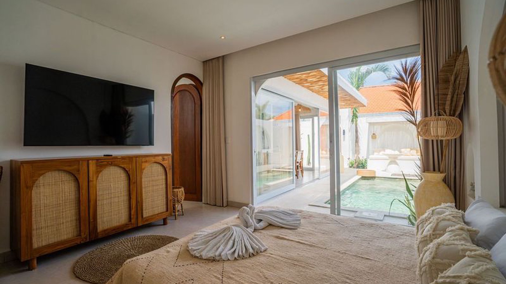 For Sale Leasehold - Brand new modern cozy villa in Kerobokan - Bali ( type  Nameera Mediterranean )