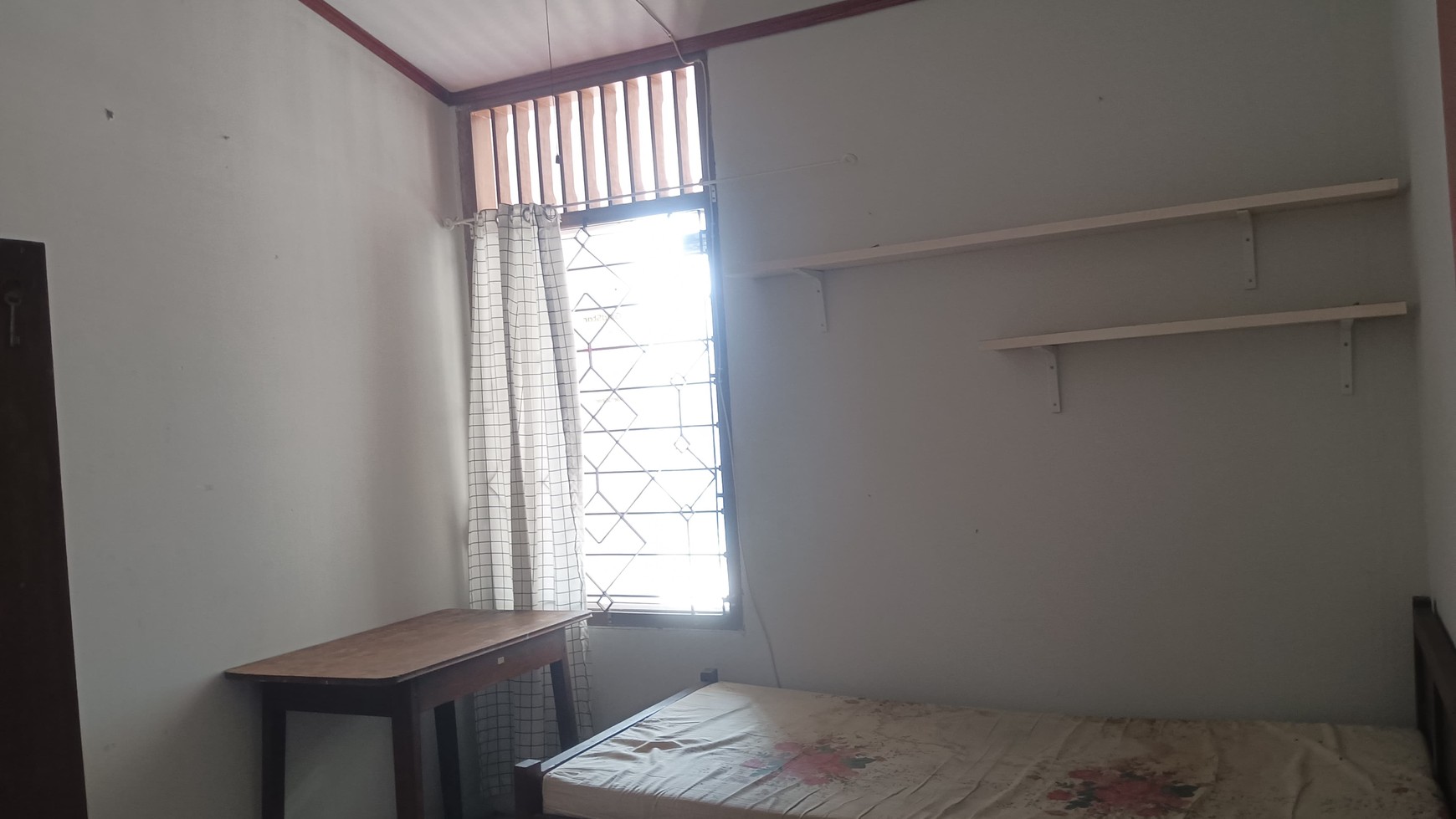 Rumah Klasik Dalam Komplek Harga NJOP Bisa Ditawar di Kalibata