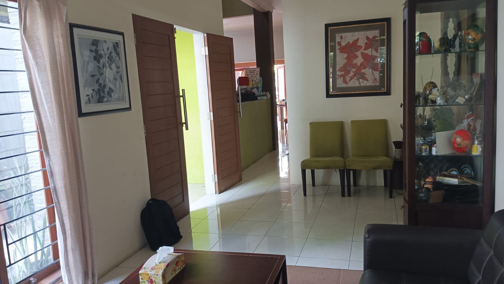 Rumah 2.5 Lantai di Samping Jalan Raya Cocok Untuk Bisnis