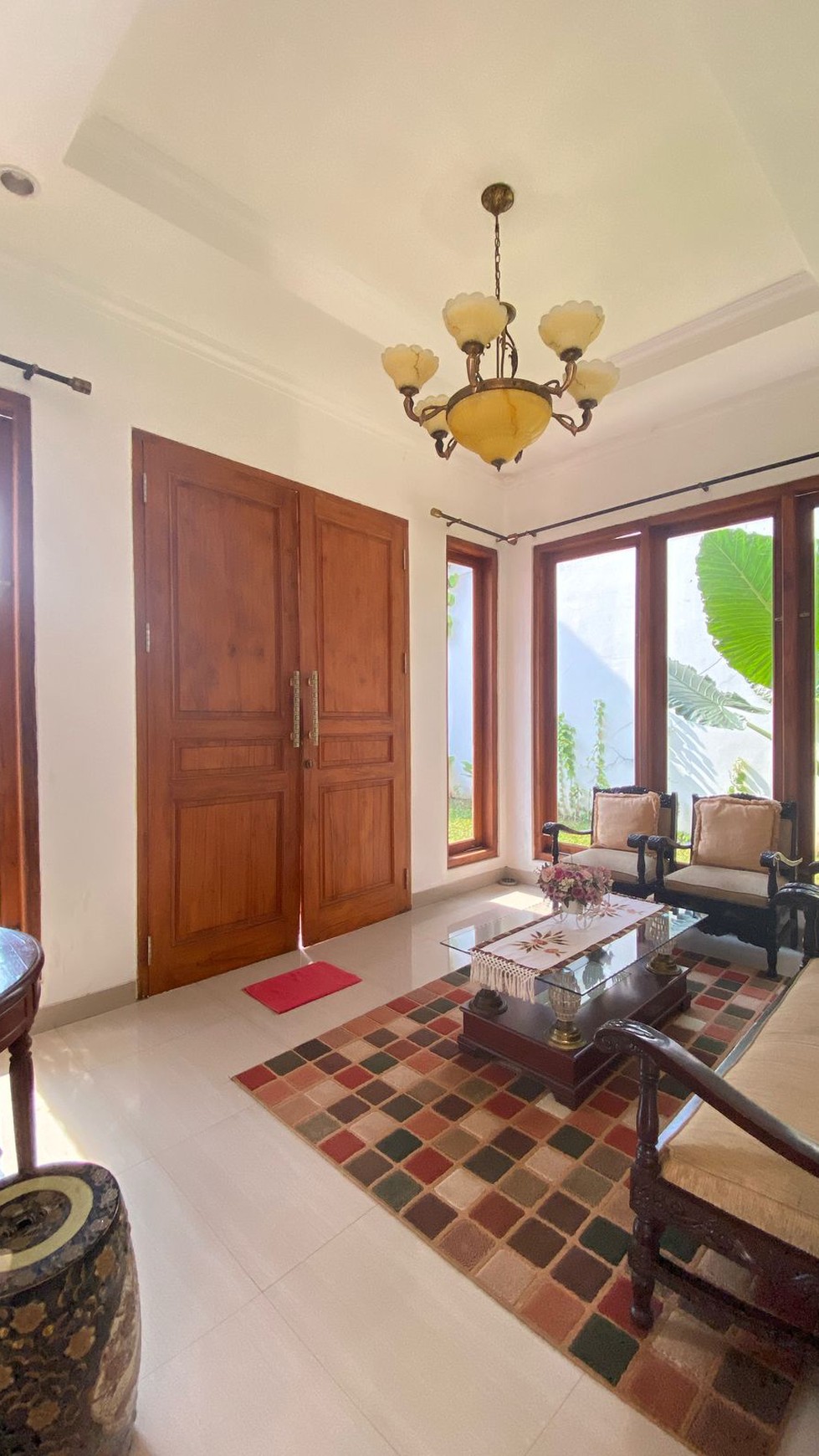 Rumah Minimalis Halaman Luas dalam Komplek Asri Cinere - Harga Spesial!