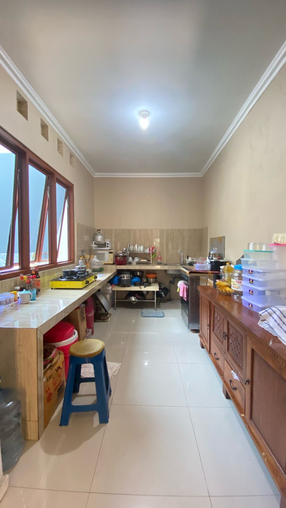 Rumah Minimalis Halaman Luas dalam Komplek Asri Cinere - Harga Spesial!