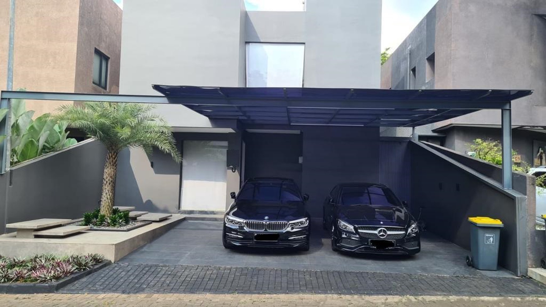 Rumah Bagus Ozone Residence Dalam Cluster Ada Club House di Bintaro Pesanggrahan Jakarta Selatan. 