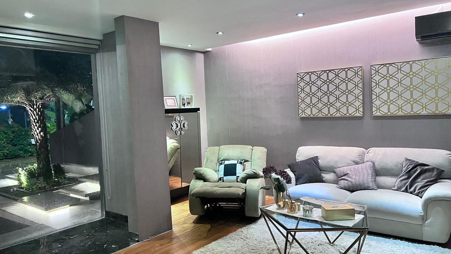 Rumah Bagus Ozone Residence Dalam Cluster Ada Club House di Bintaro Pesanggrahan Jakarta Selatan. 