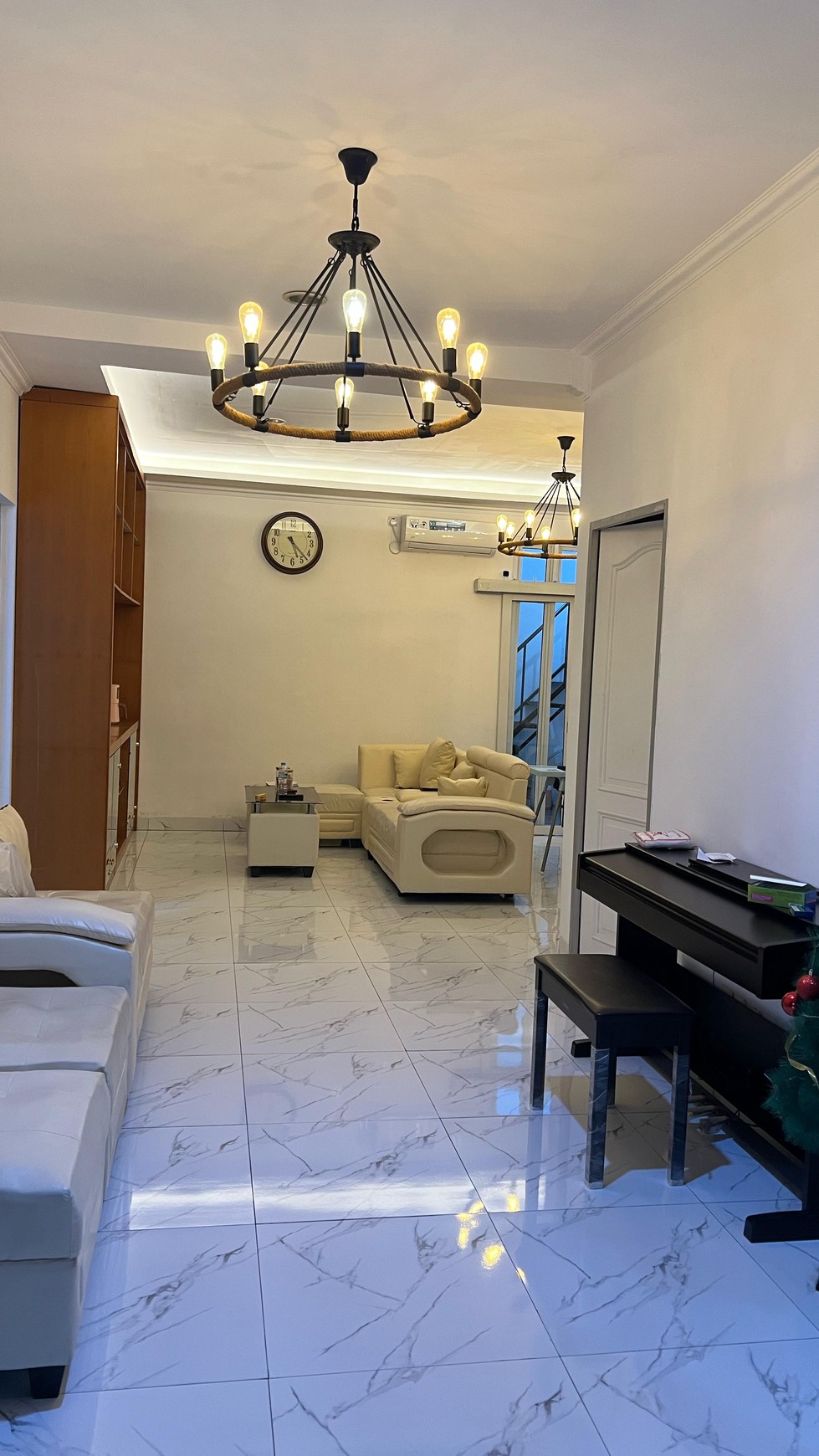 Rumah renovasi di Villa Melati Mas 