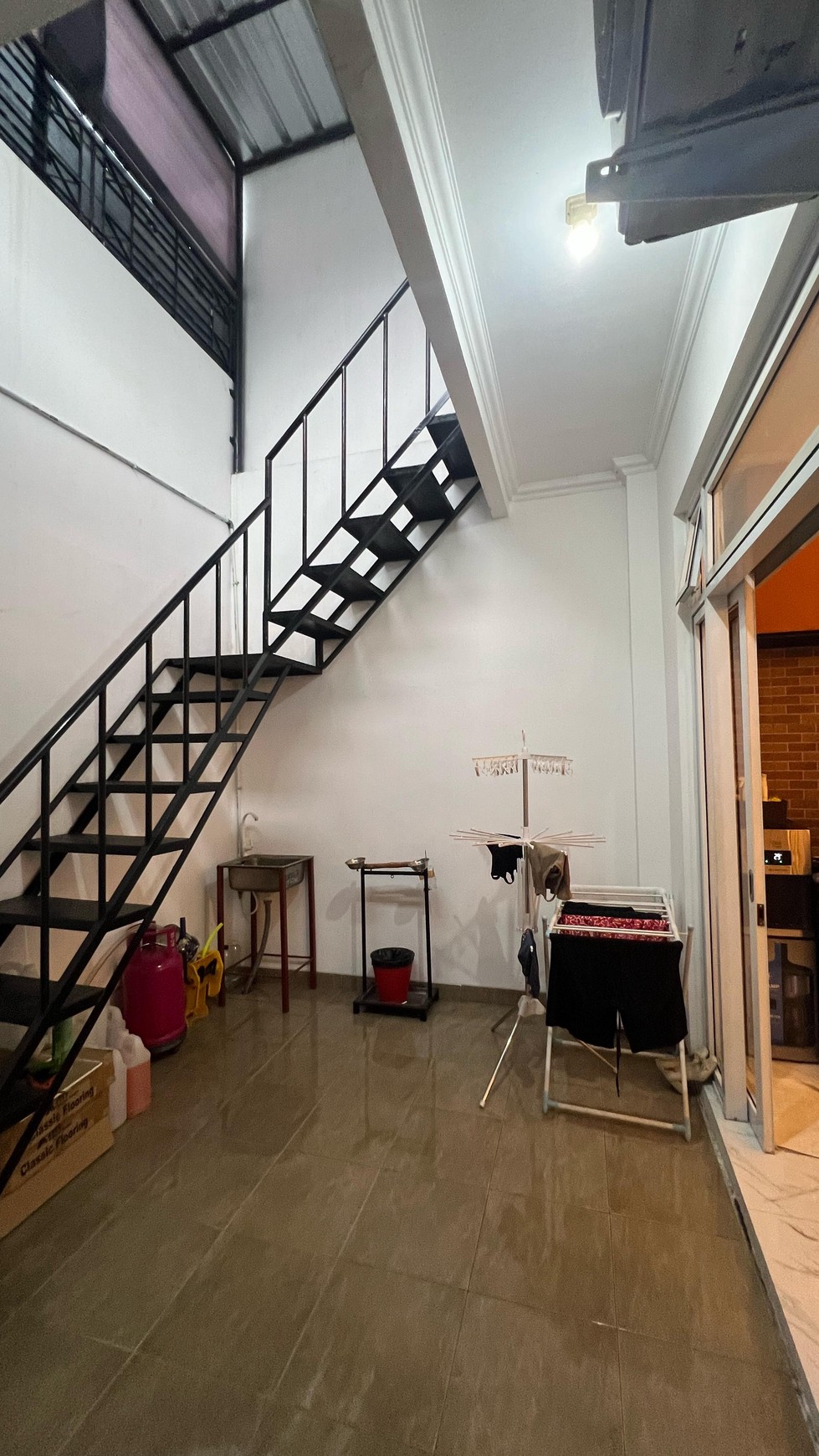 Rumah renovasi di Villa Melati Mas 