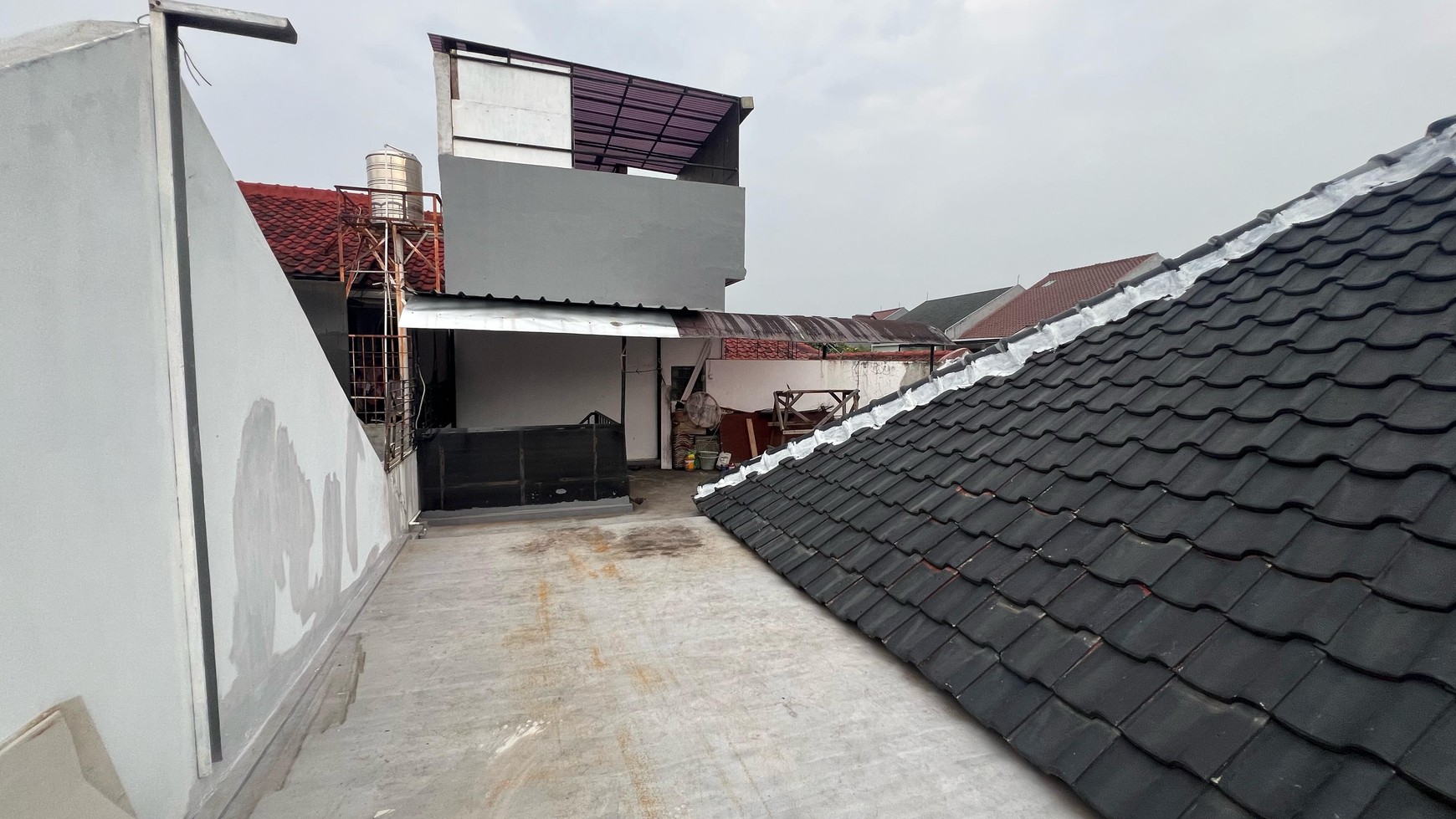 Rumah renovasi di Villa Melati Mas 