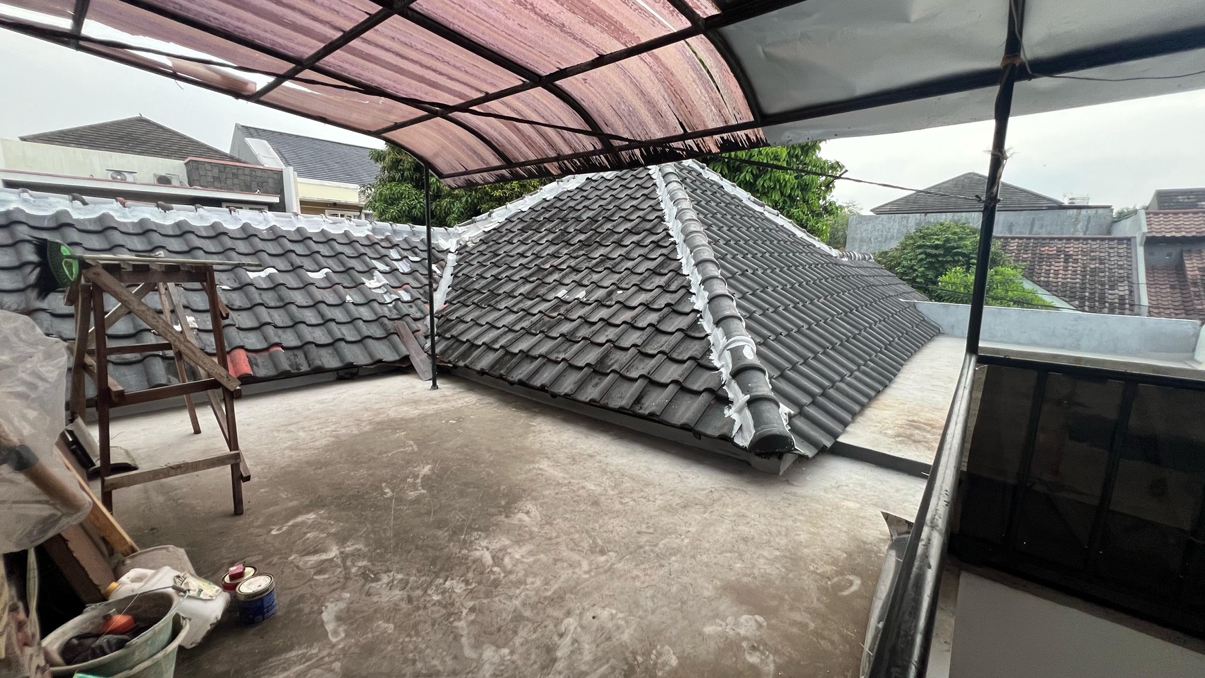 Rumah renovasi di Villa Melati Mas 