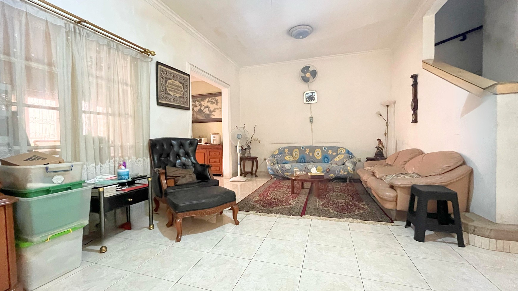 Rumah 2 Lantai Dalam Komplek Berfasilitas Lengkap di Ciputat Timur